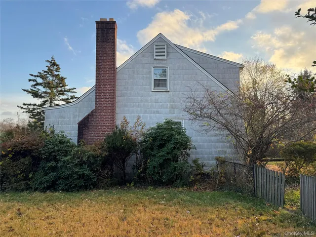 $499,999 | 54 North Ocean Avenue, Center Moriches, NY 11934