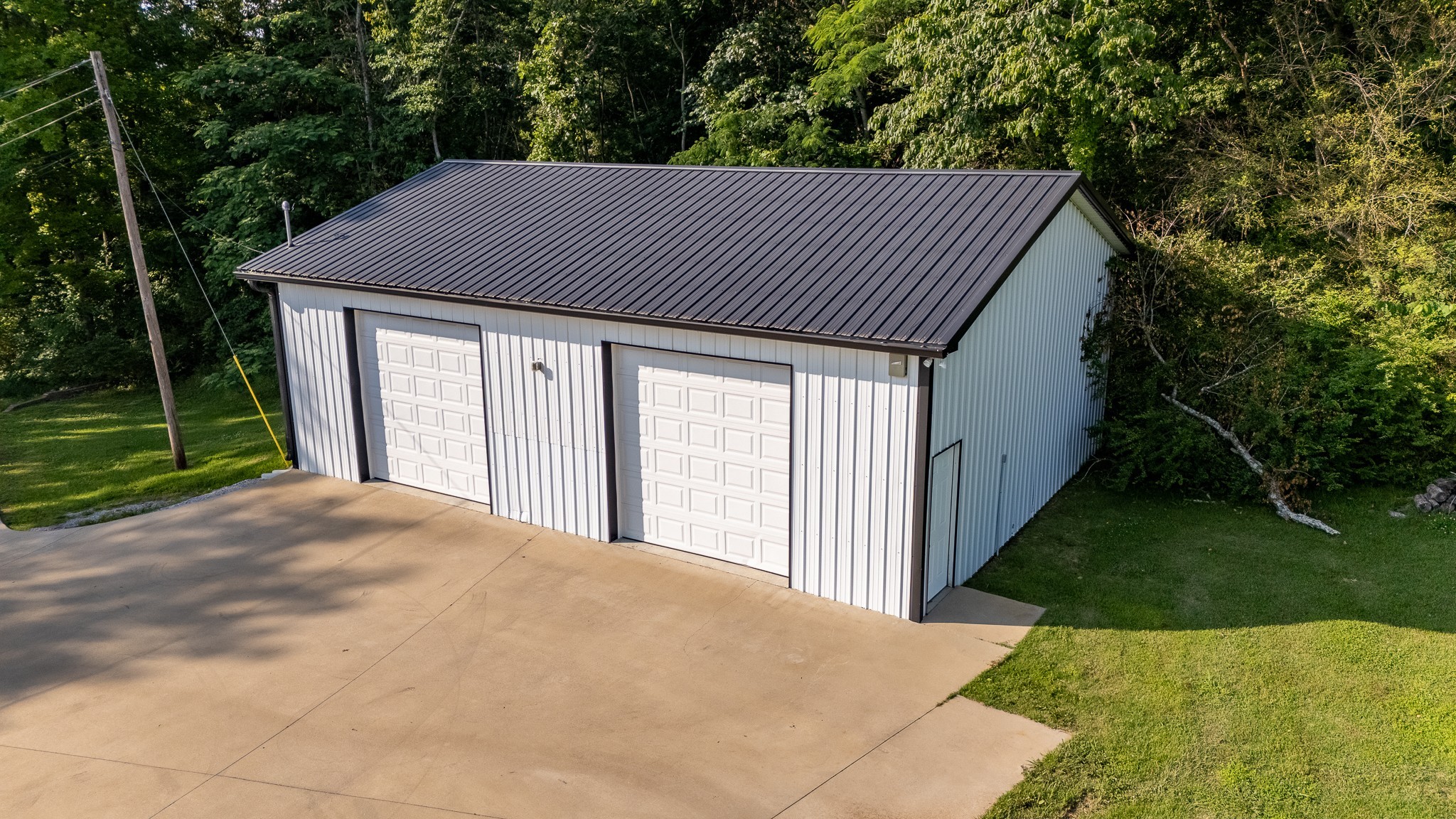 876 West Point Road Lawrenceburg, TN 38464 - Photo 36 of 42 a view of backyard with green space