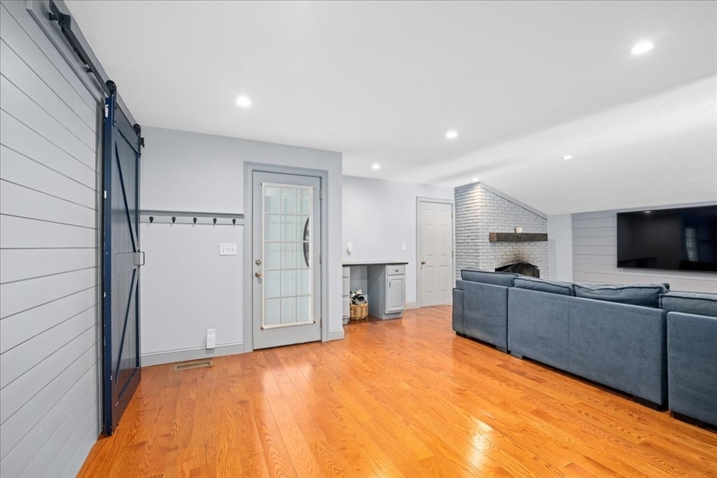 299 Spring Street Shrewsbury, MA 01545 - Photo 11 of 42 Gallery Image 11