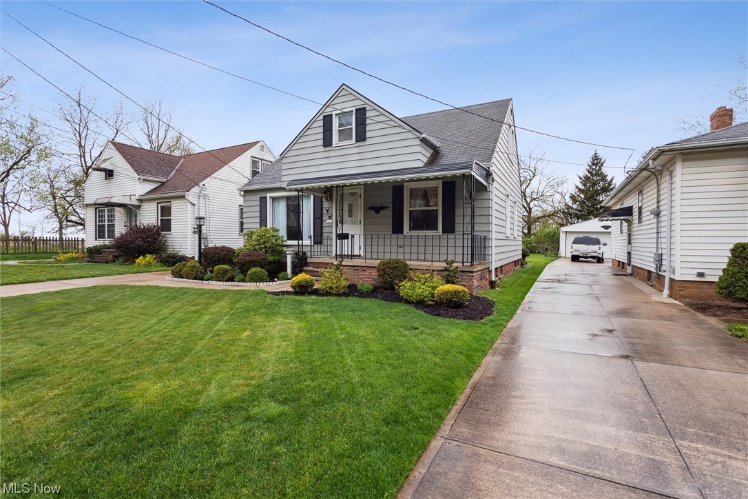 4780 Blythin Road Cleveland, OH 44125 - Photo 4 of 33