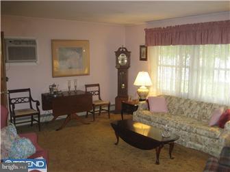 29 Gingerbush Road Levittown, PA 19057 - Photo 3 of 12 Great Room