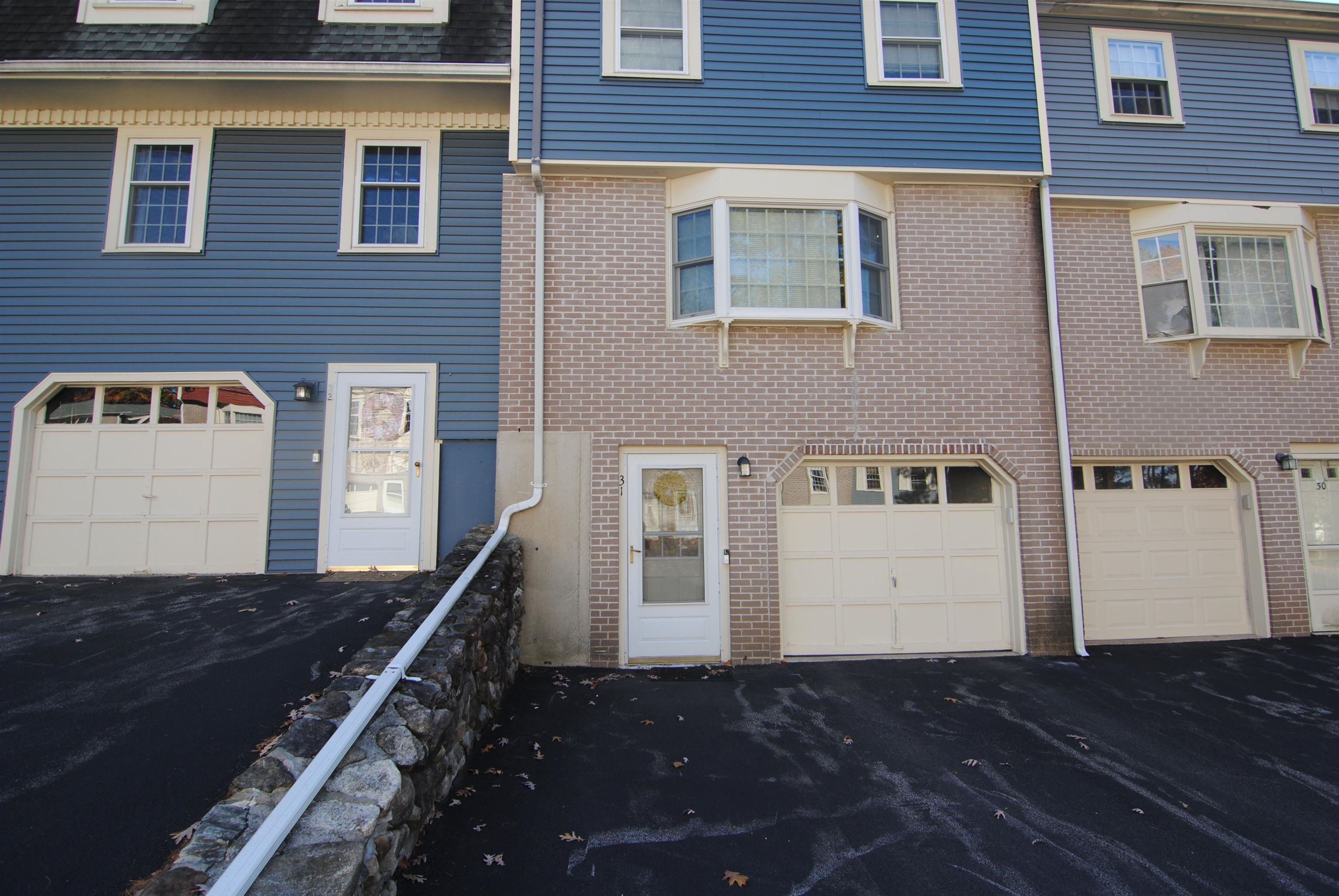 31 Cannongate III Road, Unit 3 Nashua, NH 03063 - Photo 1 of 32