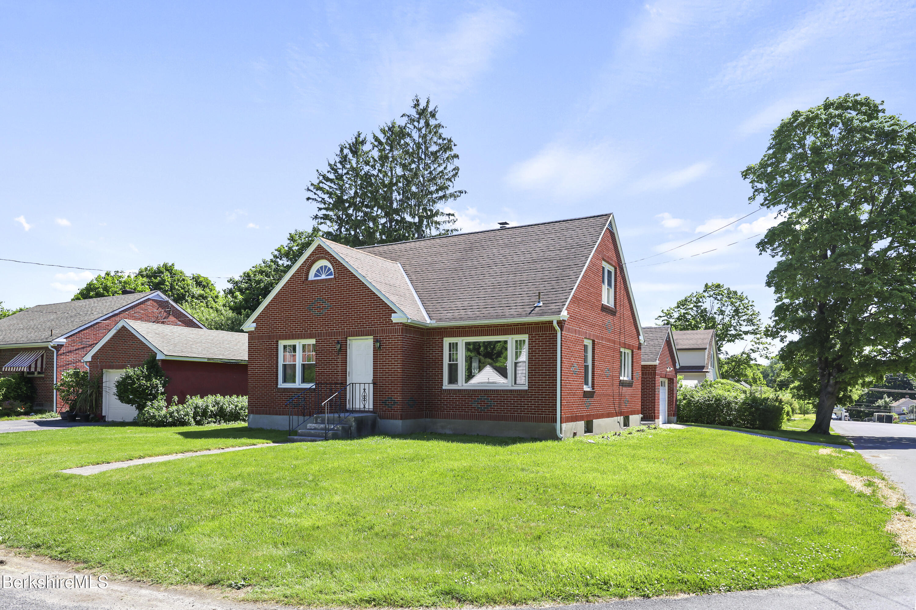 43 State Street Pittsfield, MA 01201 - Photo 4 of 42 Exterior Front