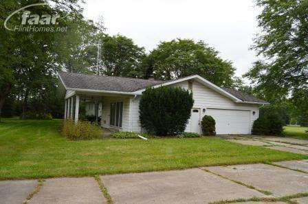 7301 Brewer Road Flint, MI 48507 - Photo 5 of 25 20420917-4.JPG