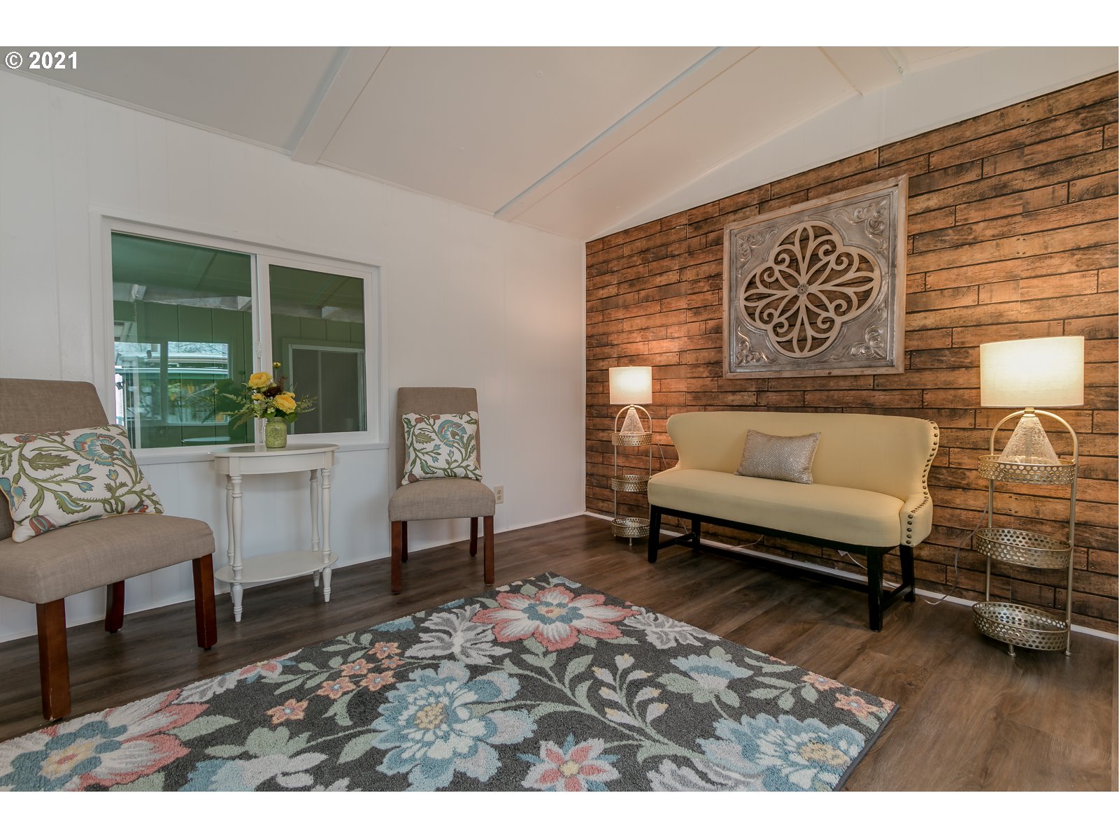 7080 Thurston Road, Unit SP 12 Springfield, OR 97478 - Photo 6 of 22 a living room with furniture and a table