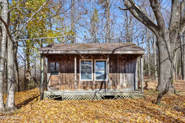 $165,000 | 469 Maple Street, Hinsdale, MA 01235