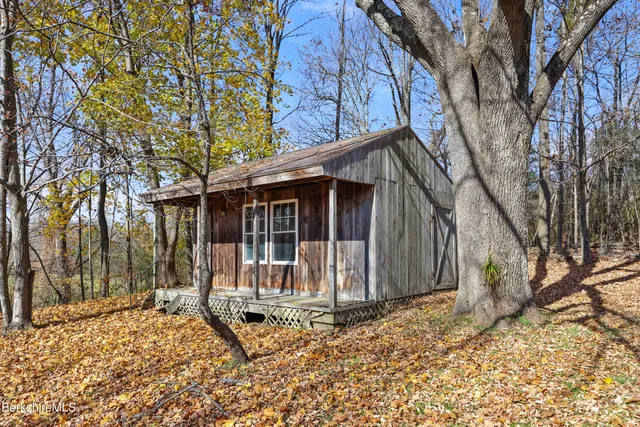 $165,000 | 469 Maple Street, Hinsdale, MA 01235