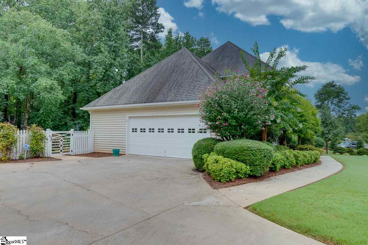 802 Huntington Road Easley, SC 29642 - Photo 4 of 36 Gallery Image 4