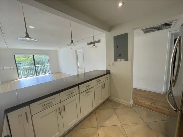 $2,850 | 1650 Northeast 115th Street, Unit 311, Miami, FL 33181