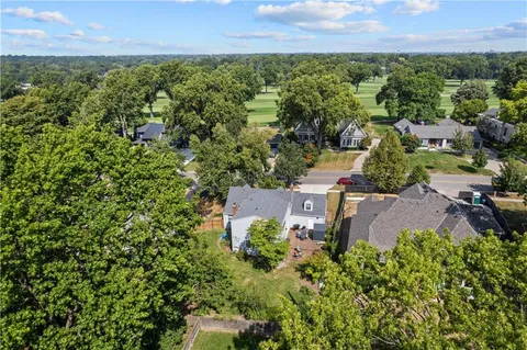 $775,000 | 3409 West 71st Street, Prairie Village, KS 66208