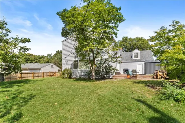 $775,000 | 3409 West 71st Street, Prairie Village, KS 66208