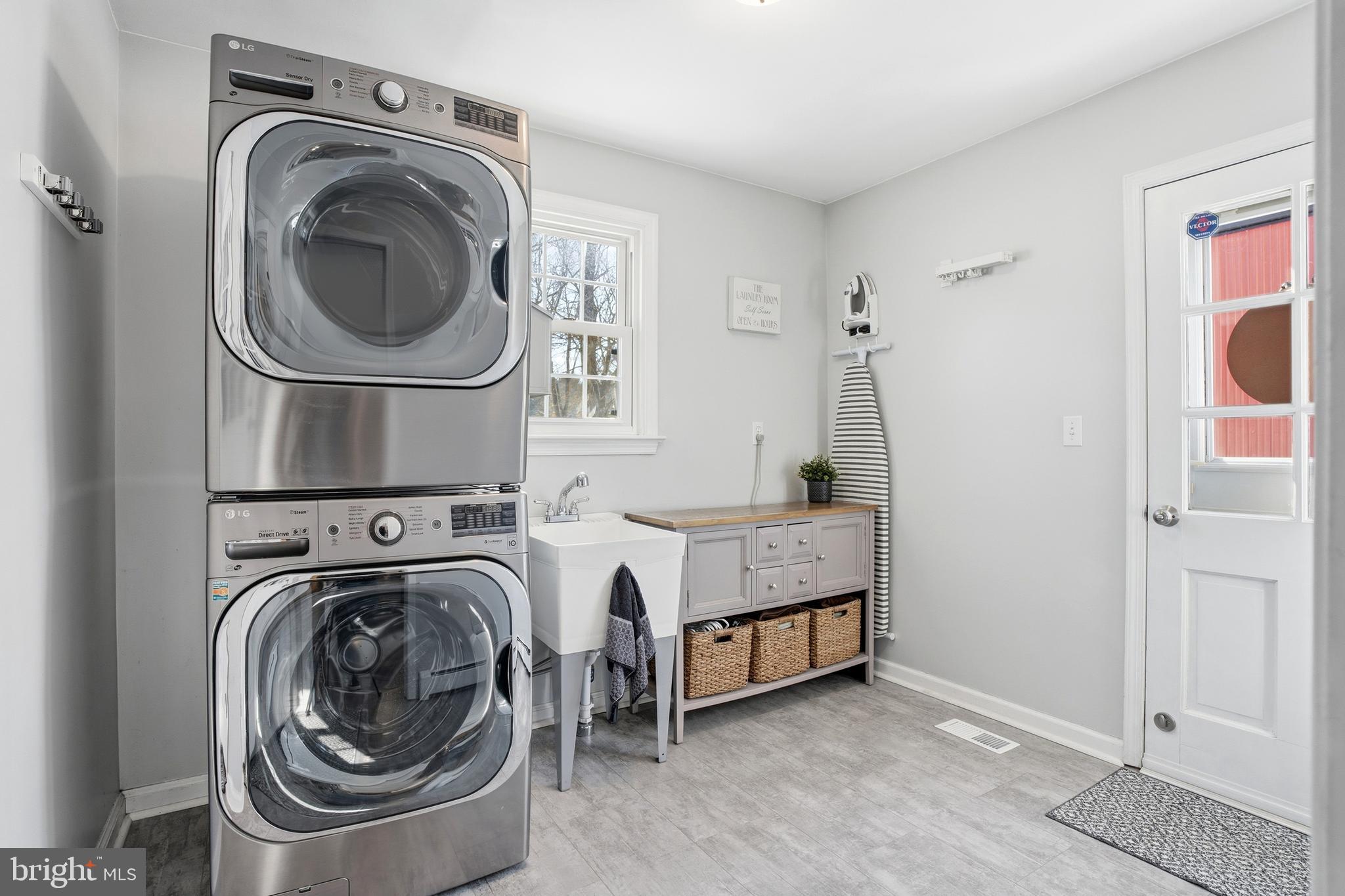 60 Pebble Ridge Road Warrington, PA 18976 - Photo 20 of 53 Laundry/mudroom