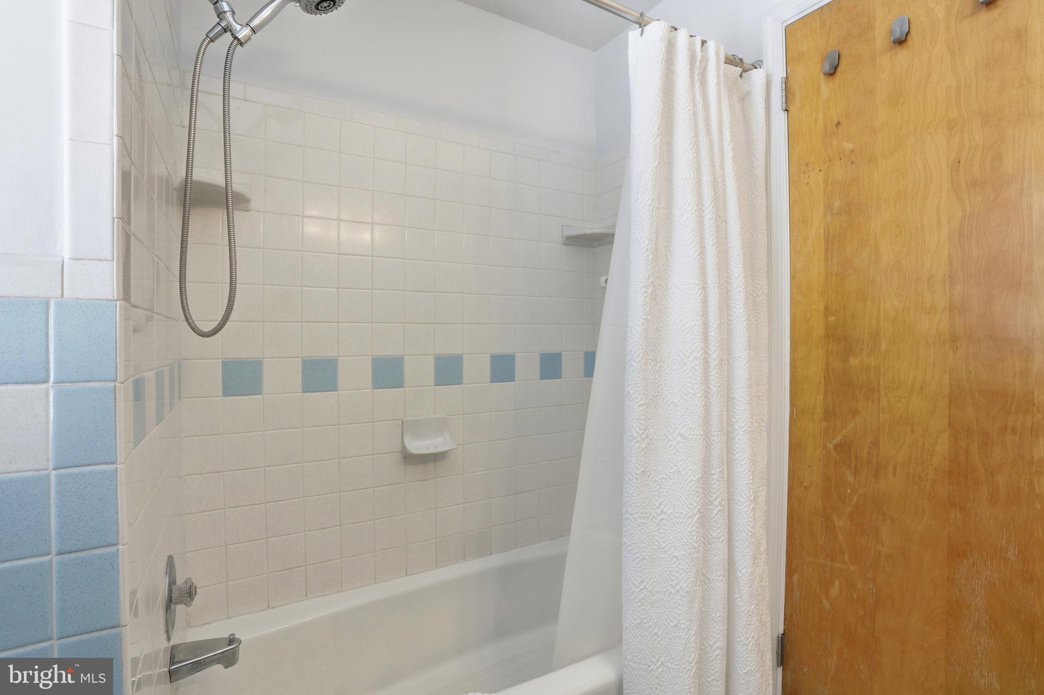 60 Pebble Ridge Road Warrington, PA 18976 - Photo 28 of 53 2nd floor hall bath