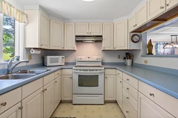 $499,000 | 42 Wawenock Trail, West Boothbay Harbor, ME 04575