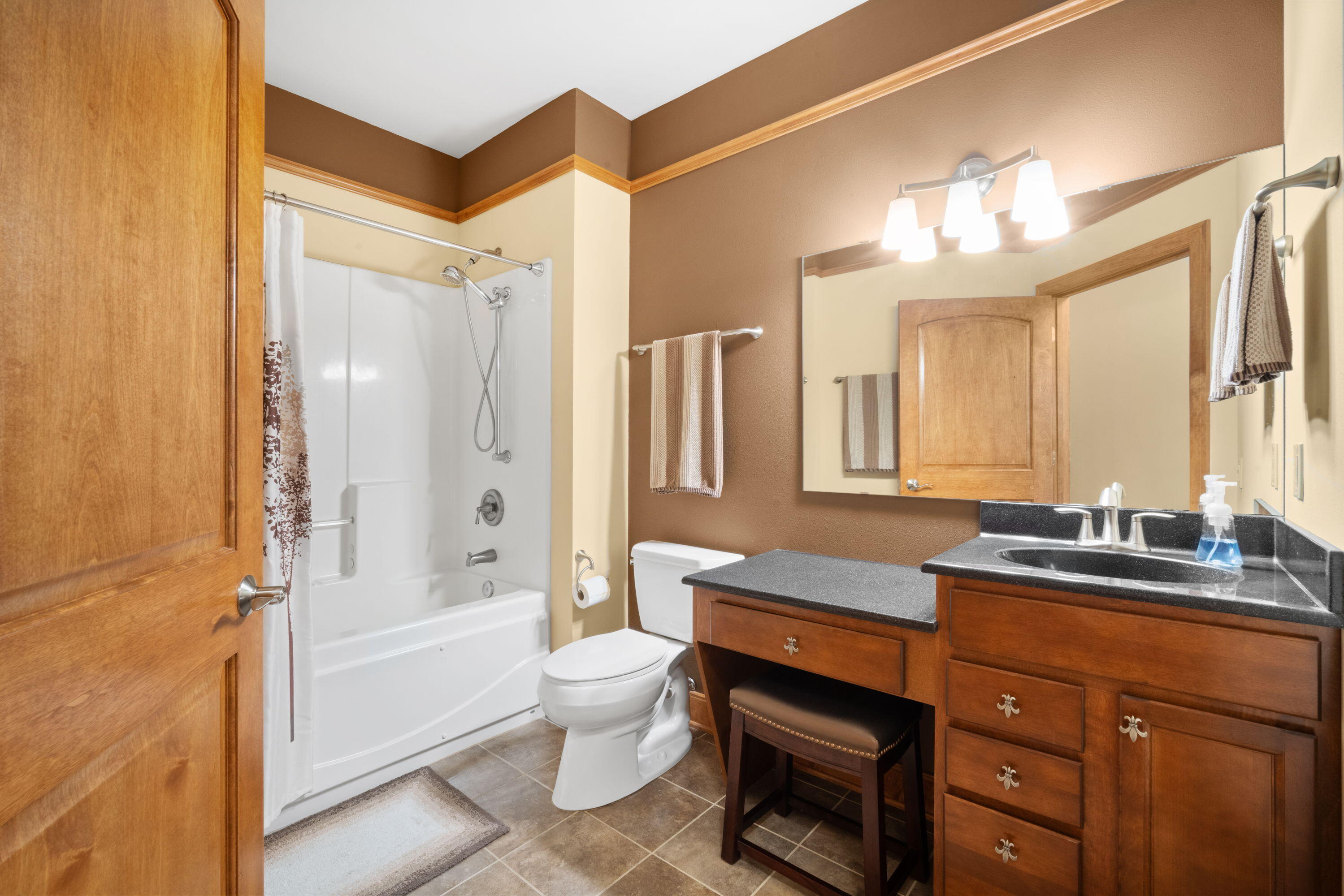 N51W34681 Wisconsin Avenue, Unit 3116 Oconomowoc, WI 53069 - Photo 13 of 26 12_imgDSC08631