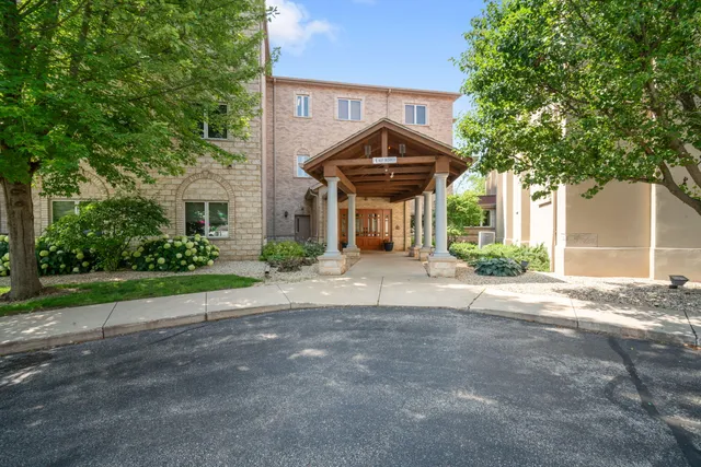 $494,900 | N51W34681 Wisconsin Avenue, Unit 3116, Oconomowoc, WI 53069