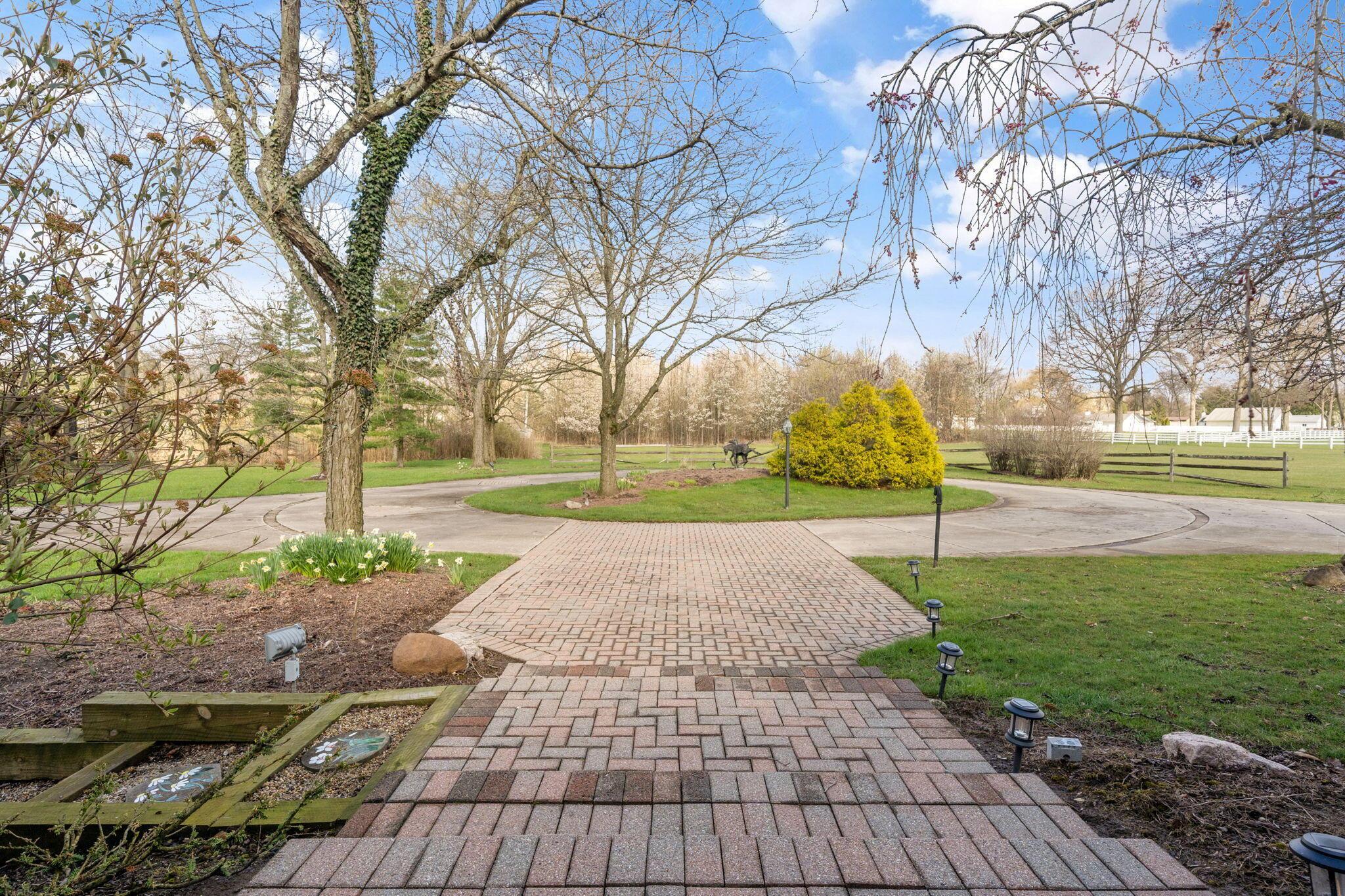 3450 Mann Road Blacklick, OH 43004 - Photo 101 of 134 Circular Driveway