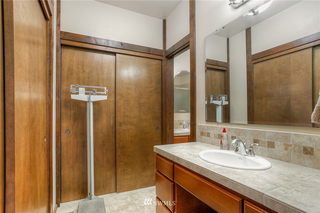 4018 Caldwell Road East Edgewood, WA 98372 - Photo 14 of 24 Gallery Image 14