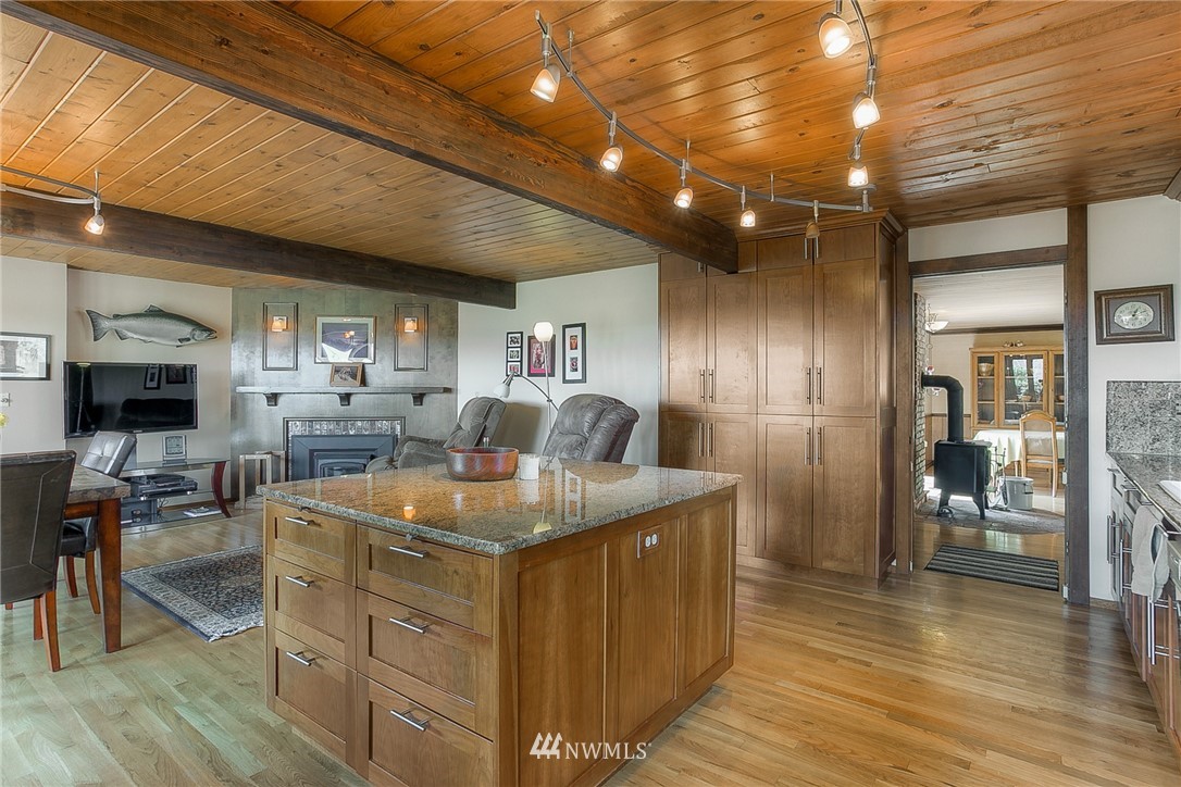 4018 Caldwell Road East Edgewood, WA 98372 - Photo 5 of 24 Gallery Image 5
