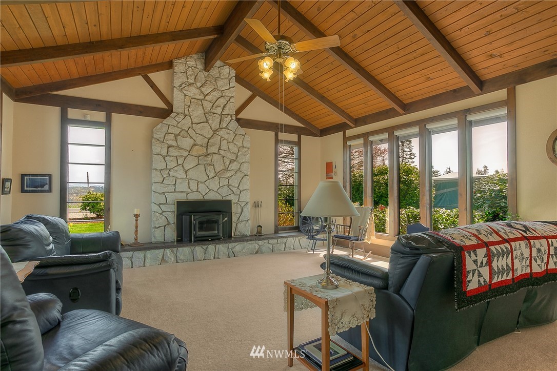 4018 Caldwell Road East Edgewood, WA 98372 - Photo 8 of 24 Gallery Image 8