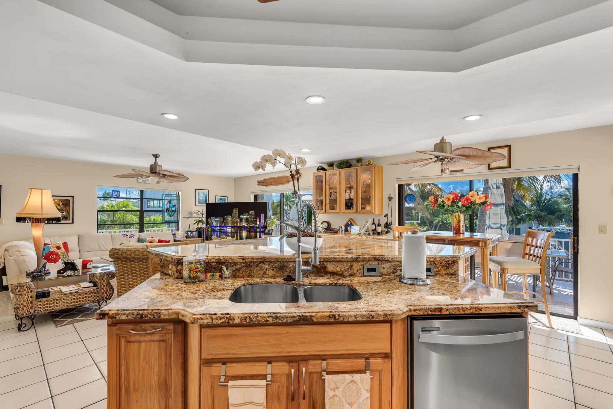 13 Center Lane Key Largo, FL 33037 - Photo 11 of 63 16-web-or-mls-13CenterLn-37