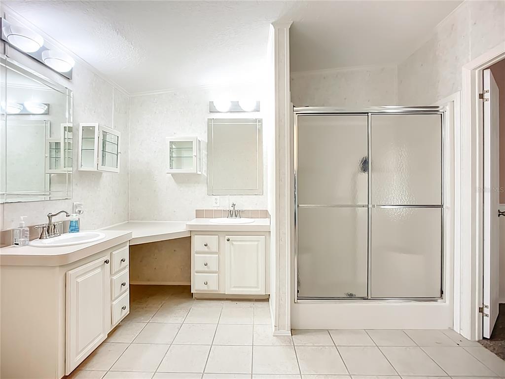 8307 Nancy Lane Ellenton, FL 34222 - Photo 19 of 56