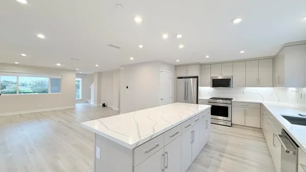 $5,500 | 4841 Canyon View, San Diego, CA 92117