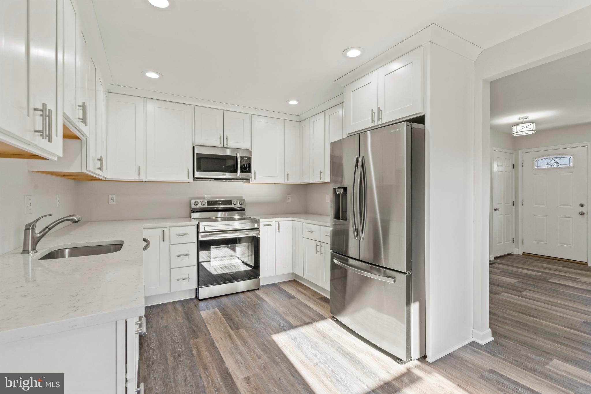 1015 South Hoga Road Sterling, VA 20164 - Photo 11 of 47 French door refrigerator with icemaker