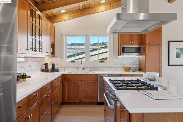 $1,995,000 | 4436 Howe Street, Oakland, CA 94611