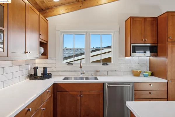 $1,995,000 | 4436 Howe Street, Oakland, CA 94611