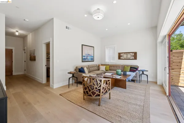 $1,995,000 | 4436 Howe Street, Oakland, CA 94611