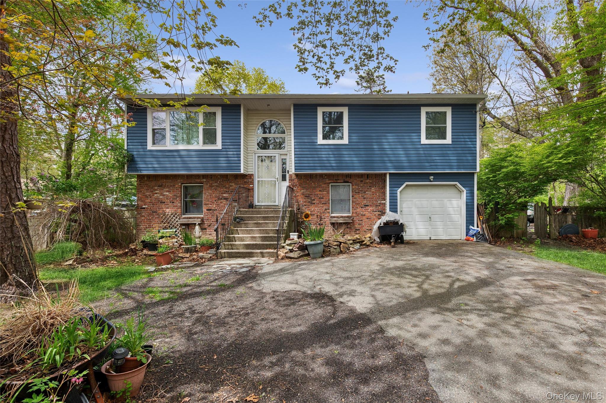 64 Giant Oak Road Ridge, NY 11961 - Photo 1 of 38