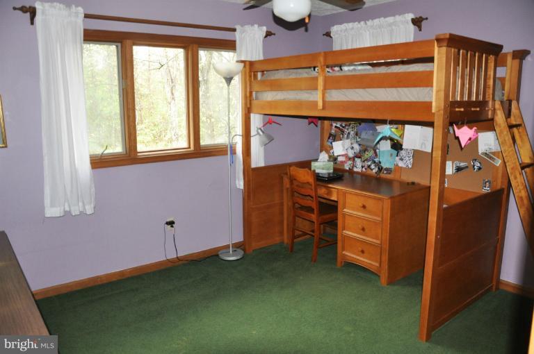 140 Holiday Road Cross Junction, VA 22625 - Photo 22 of 30 a room with window and gate