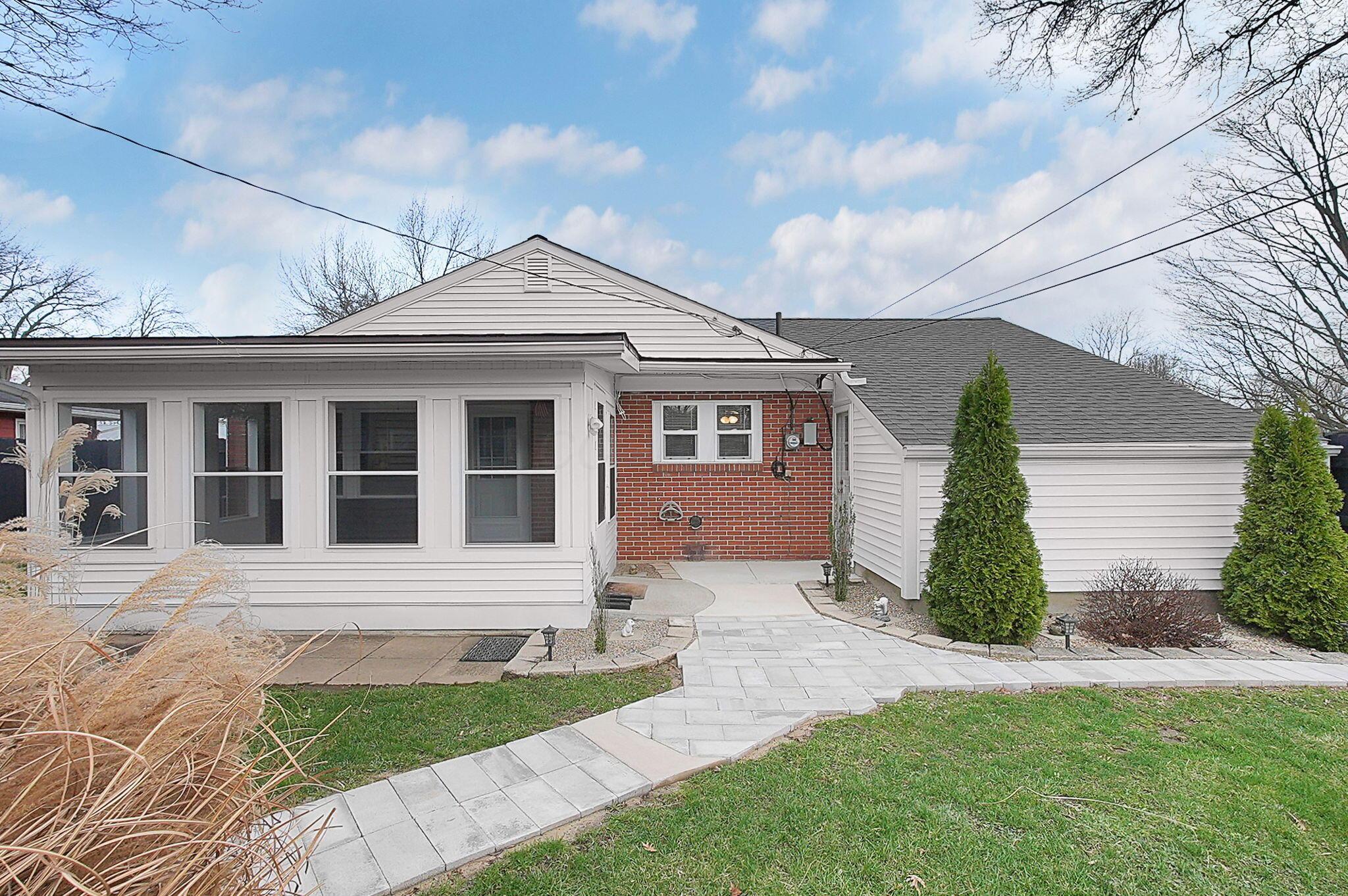 463 Darbyhurst Road Columbus, OH 43228 - Photo 22 of 25 22-web-or-mls-463-darbyhurst-rd