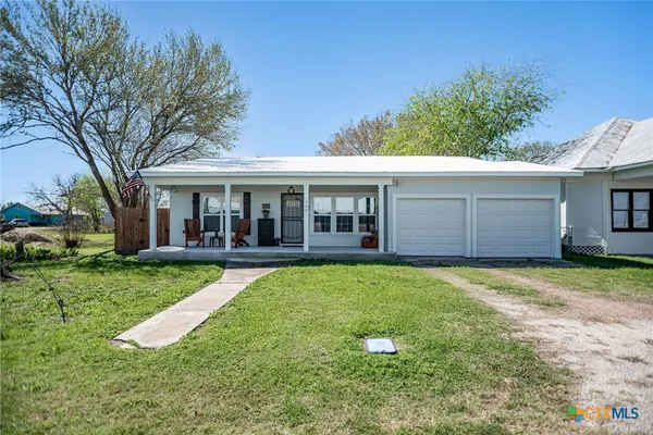 $250,000 | 305 Dallas Avenue, Seadrift, TX 77983
