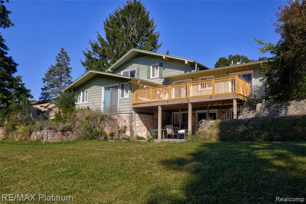 1817 South Walmont Road Jackson, MI 49203 - Photo 3 of 29 Gallery Image 3