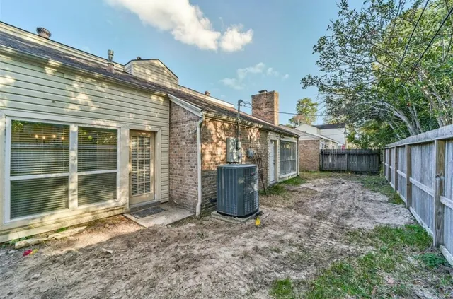 $1,900 | 12035 Champion Forest Drive, Houston, TX 77066