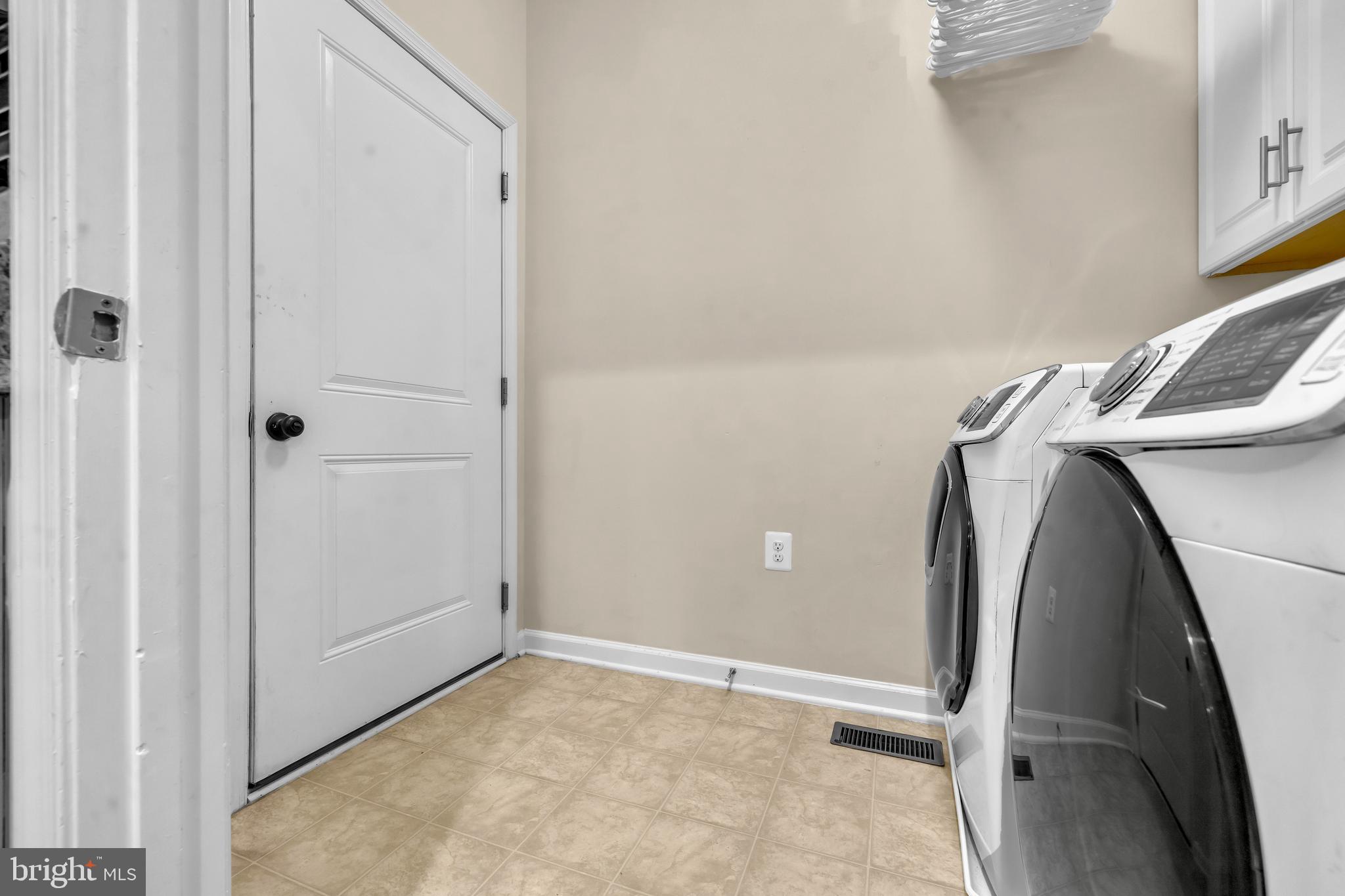 41663 McMonagle Square Aldie, VA 20105 - Photo 12 of 50 a view of walk in closet