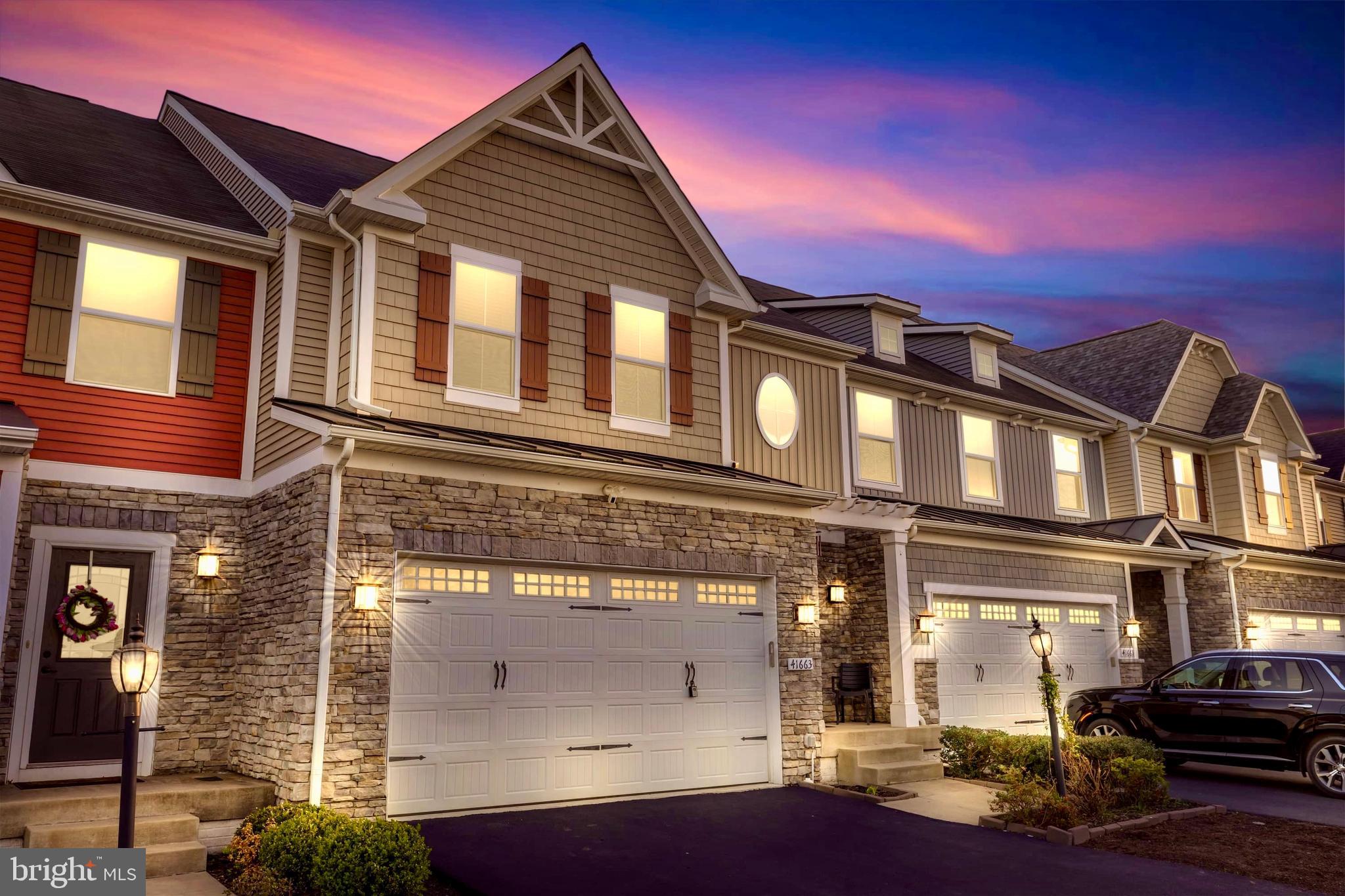 41663 McMonagle Square Aldie, VA 20105 - Photo 40 of 50 a front view of a building