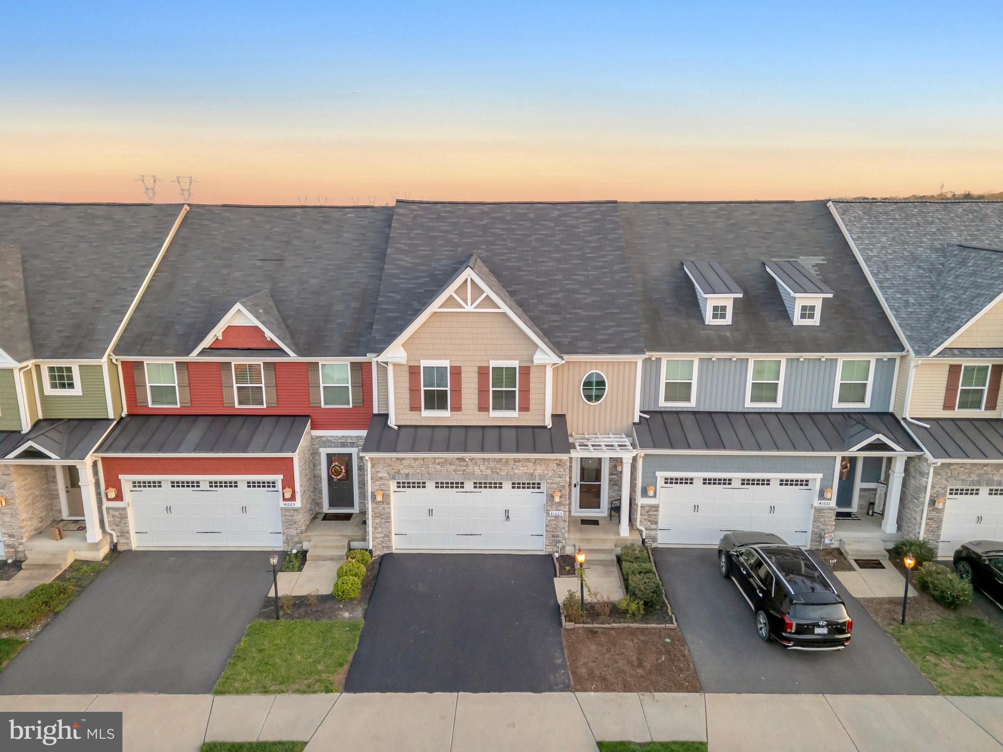 41663 McMonagle Square Aldie, VA 20105 - Photo 43 of 50 a view of multiple houses with a city