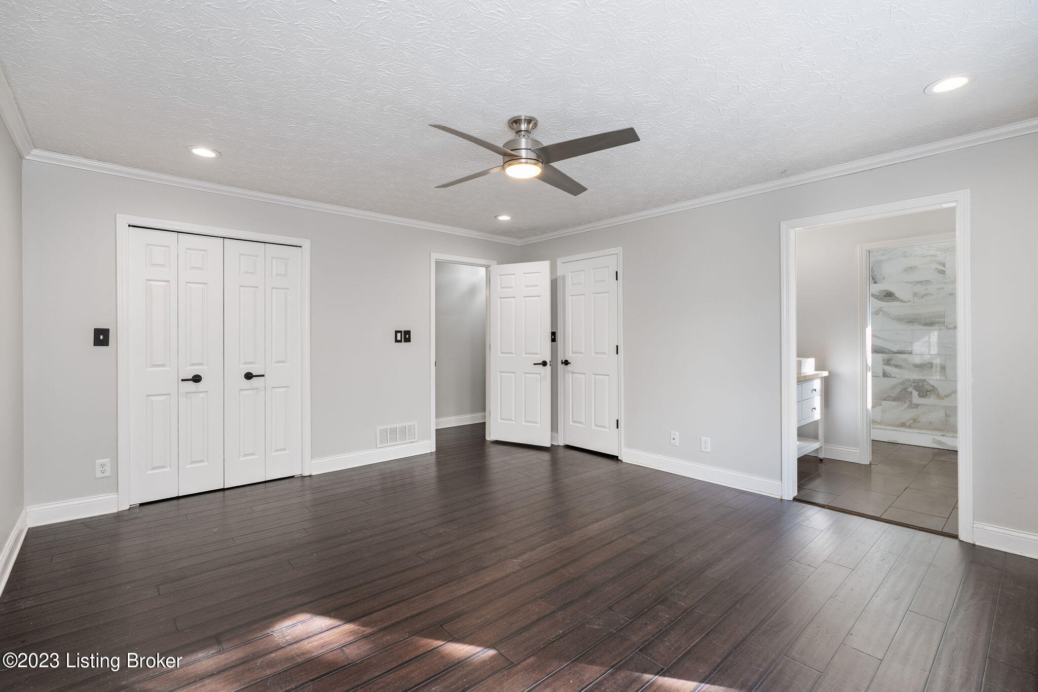 418 Moser Road Louisville, KY 40223 - Photo 21 of 59 418 Moser Rd-43