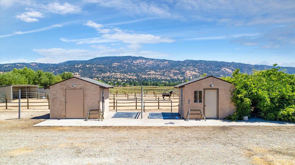 29801 South Lower Valley Road Tehachapi, CA 93561 - Photo 56 of 69 Gallery Image 56