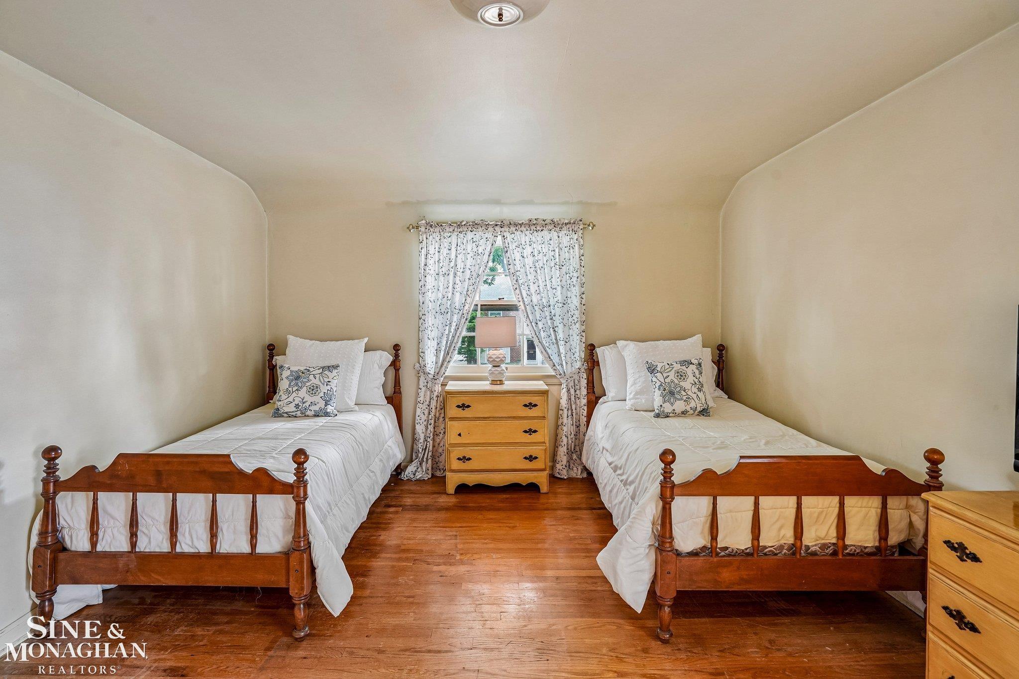 470 Allard Road Grosse Pointe, MI 48236 - Photo 22 of 39 50216479-8f630c87-632d-44f4-a852-624f639d4d38.JPG