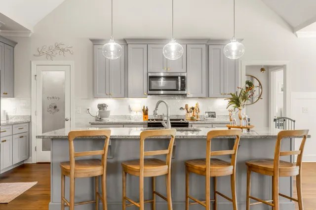 $585,000 | 6335 Satjanon Drive, Ooltewah, TN 37363