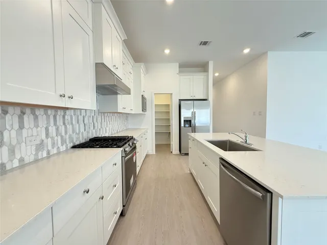 $2,600 | 3052 Harrier Drive, Katy, TX 77493