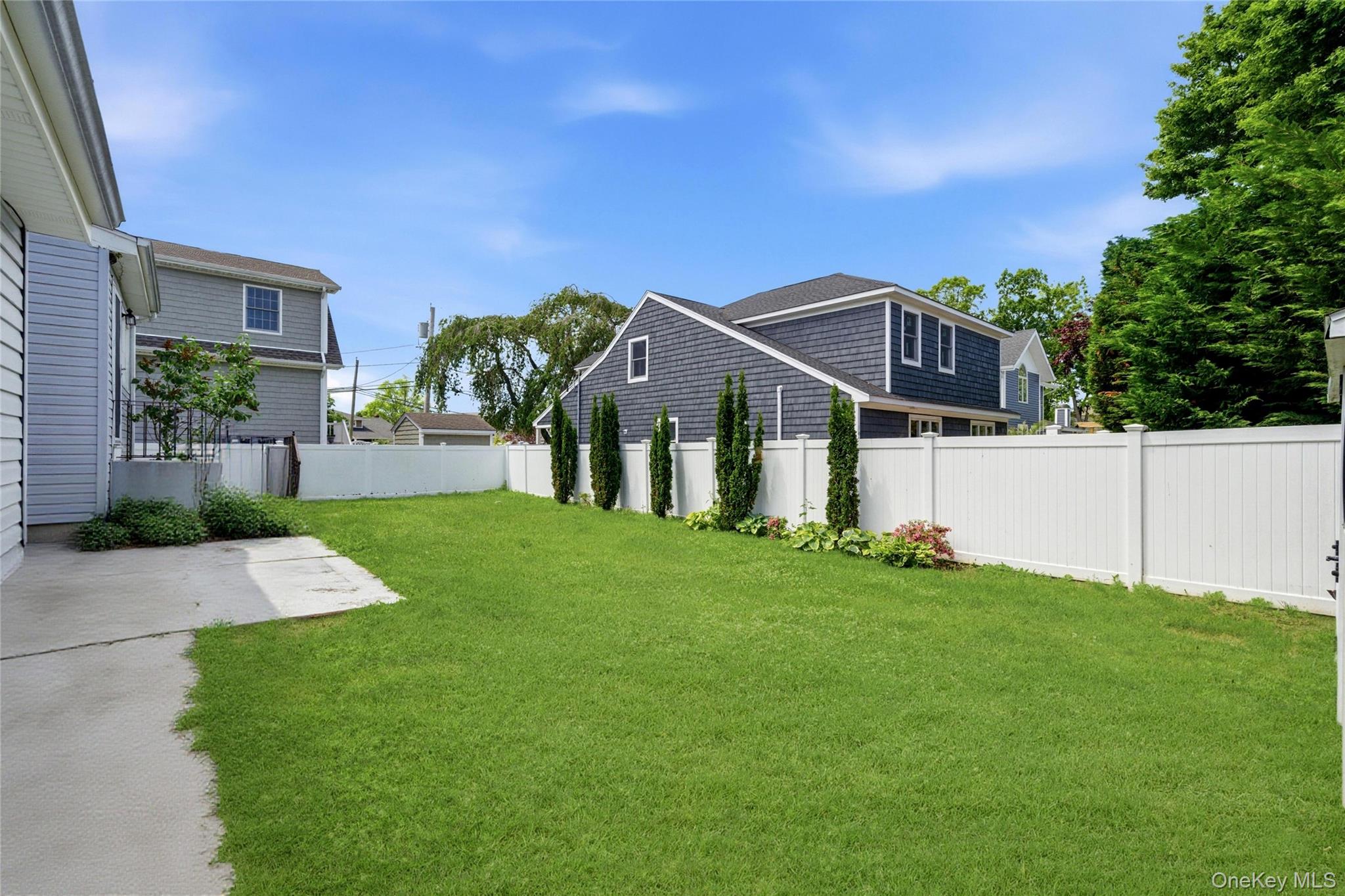 161 Sunset Road Massapequa, NY 11758 - Photo 28 of 36