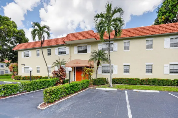 $109,900 | 5640 Southwest 3rd Place, Unit 208, Margate, FL 33068