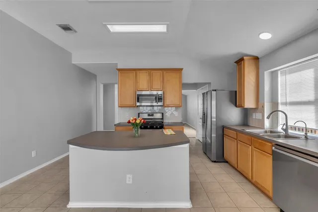 $2,300 | 3326 Pebble Beach Lane, Pearland, TX 77584