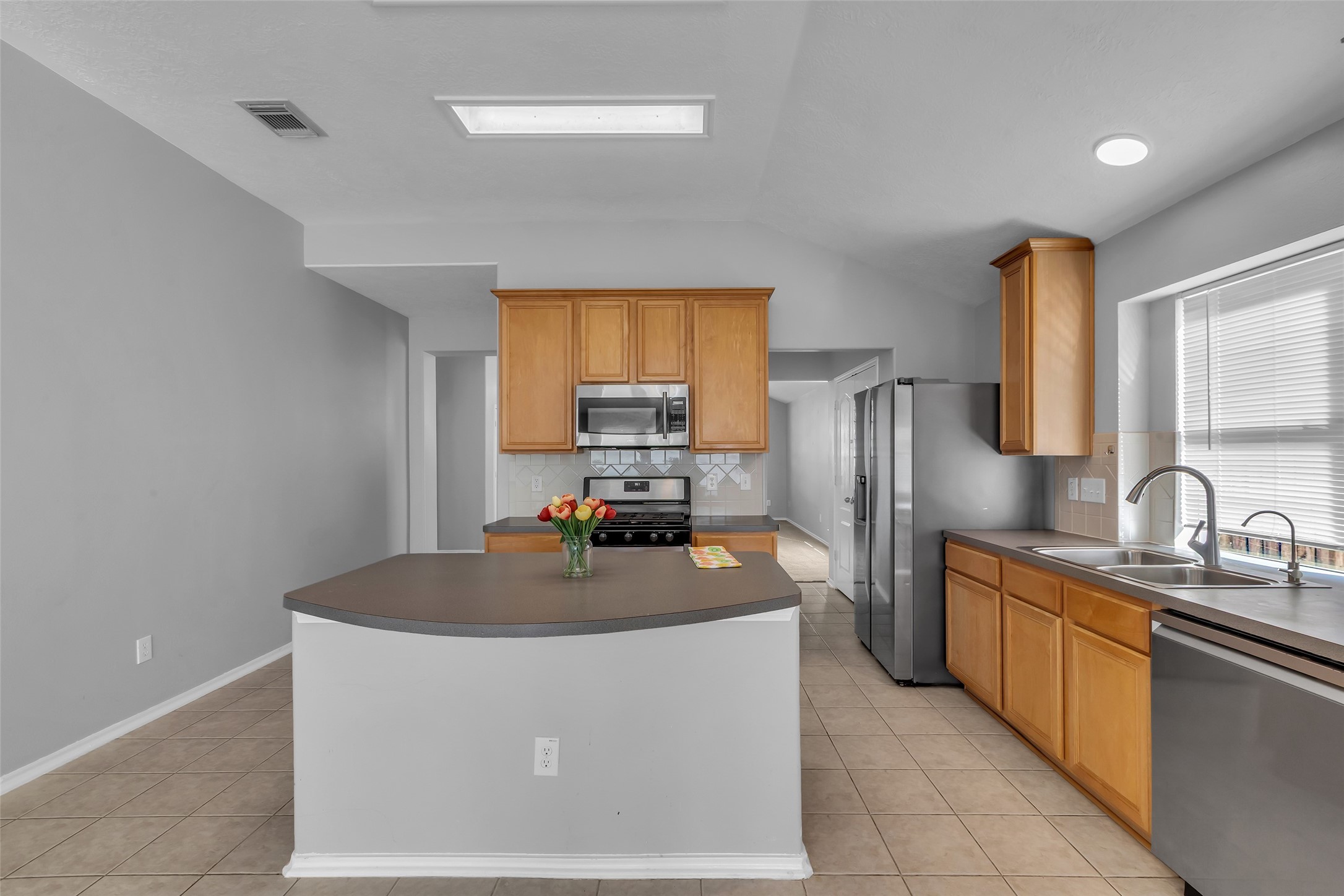 3326 Pebble Beach Lane Pearland, TX 77584 - Photo 9 of 32