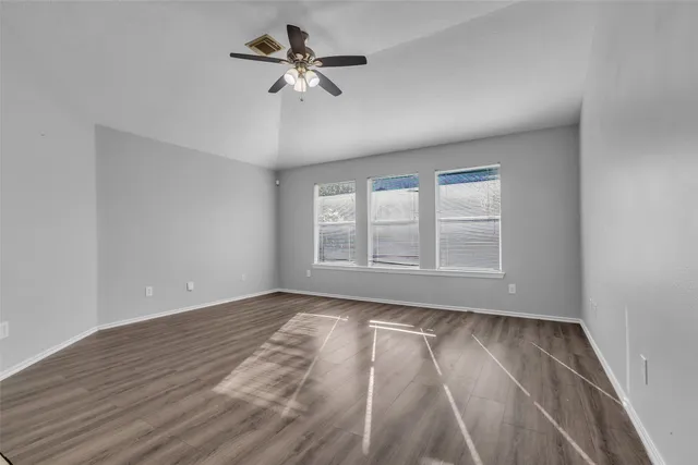 $2,300 | 3326 Pebble Beach Lane, Pearland, TX 77584